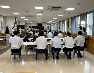 ランチルーム、後方からの写真。