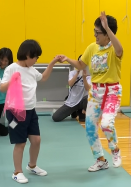 一緒に踊りました。