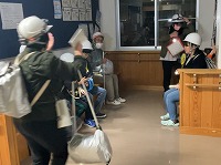 寄宿舎玄関に集合