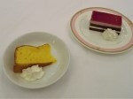 和洋セット、それぞれのケーキ。鳴門金時のパウンドケーキとチェリーケーキ