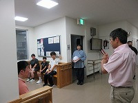 講評を聞いています