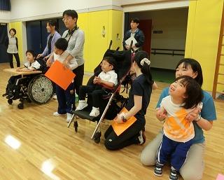 自己紹介をしていますCIMG1858修