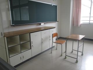教室の棚